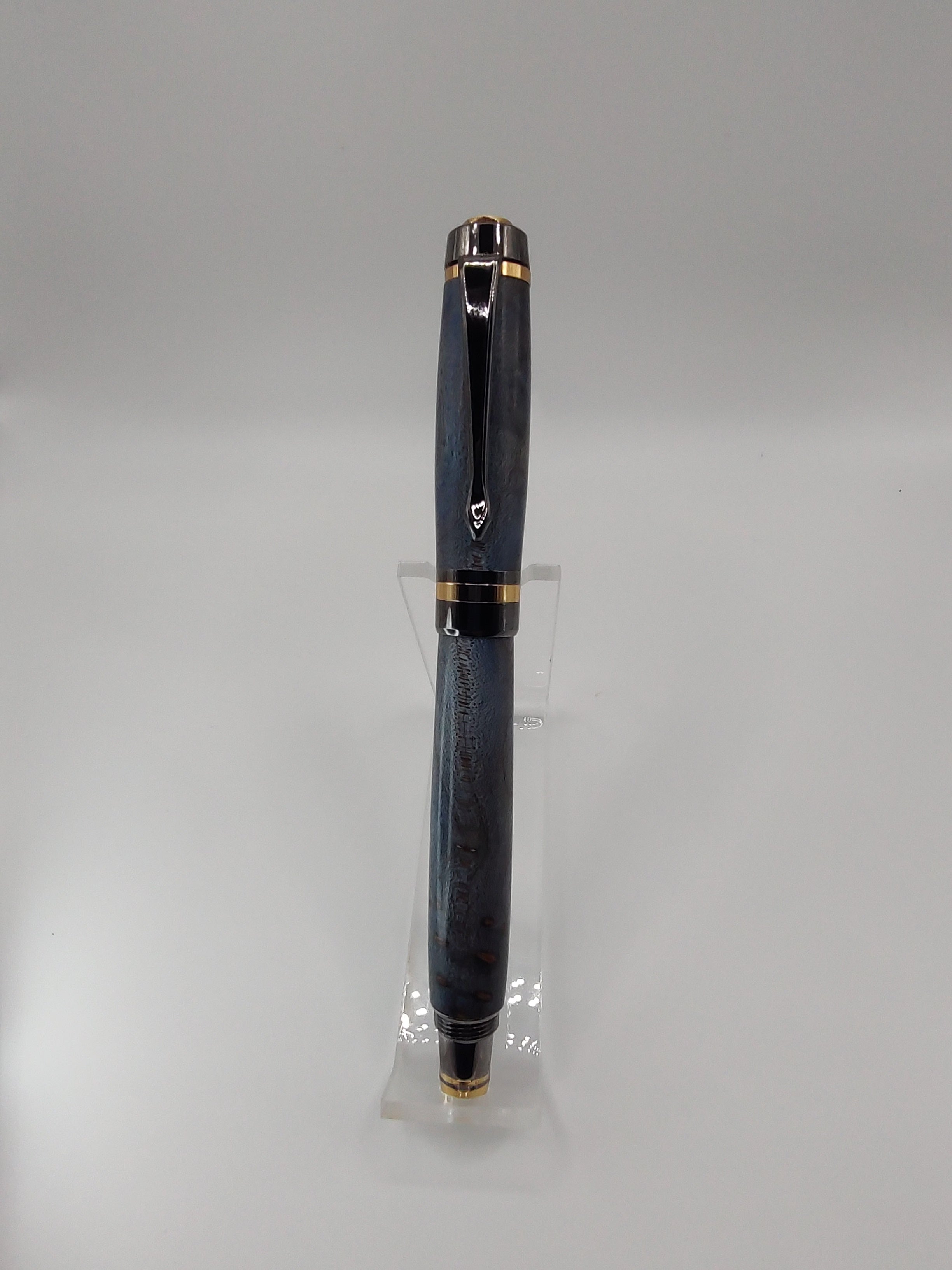 Elite II Fountain Pen, Gold nib in Lapis Blue Mable Burl