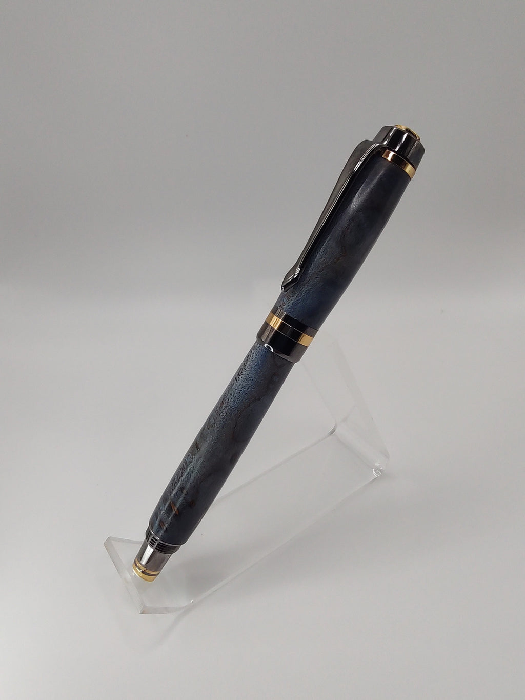 Elite II Fountain Pen, Gold nib in Lapis Blue Mable Burl