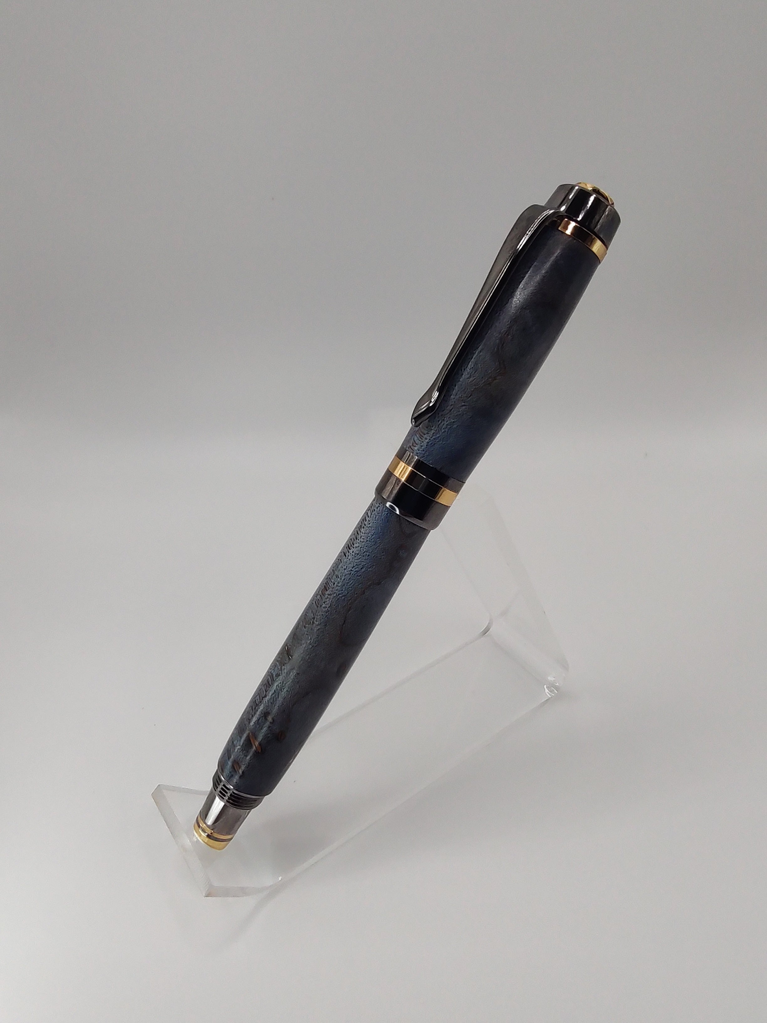Elite II Fountain Pen, Gold nib in Lapis Blue Mable Burl