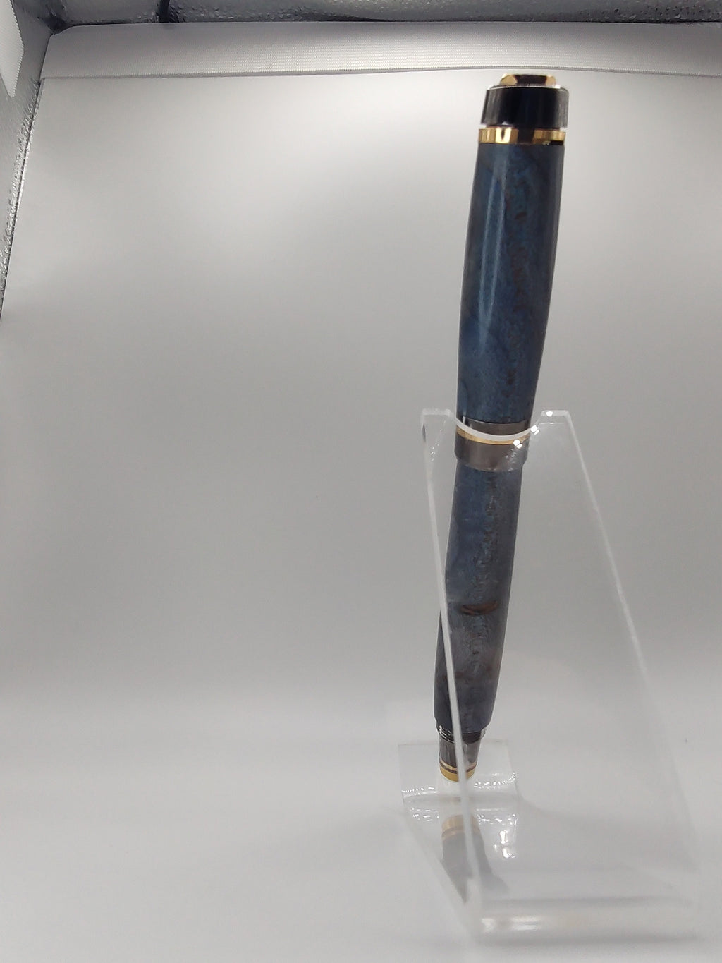 Elite II Fountain Pen, Gold nib in Lapis Blue Mable Burl